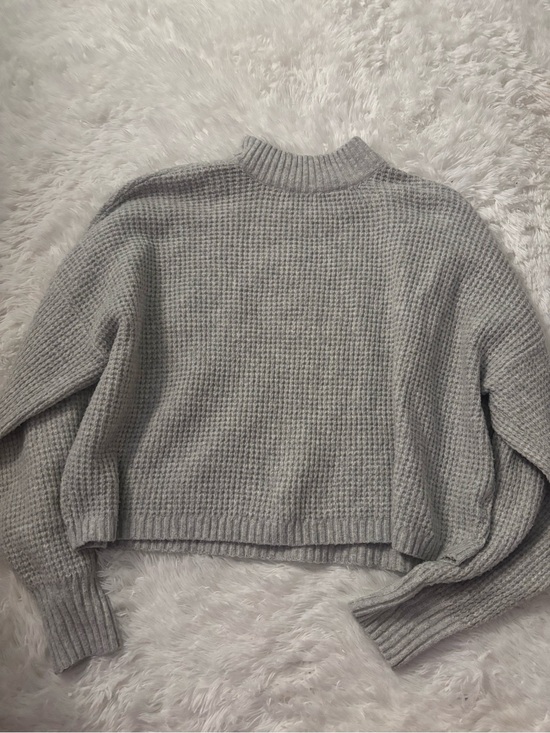 Hollister Sweaters - Hollister Light Gray Waffle Knit Cropped Turtleneck Sweater